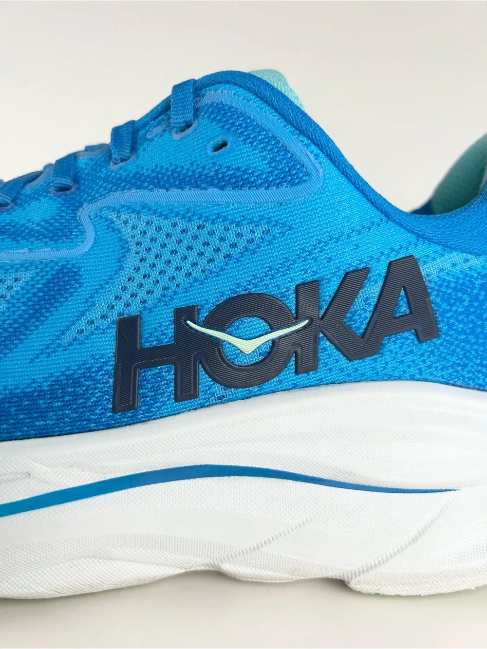 Hoka Clifton 10 Wide Skyward Blue Lightweight Running Shoe Sneaker 12.5 EEEE